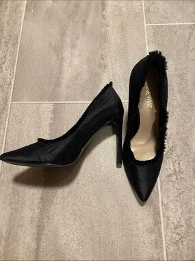Nine West Black Pointed Fringe Pumps
